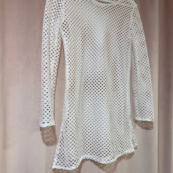 White fishnet cover-up - Picture 4 of 8